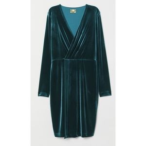 NWT Velour wrap-style dress 6/S